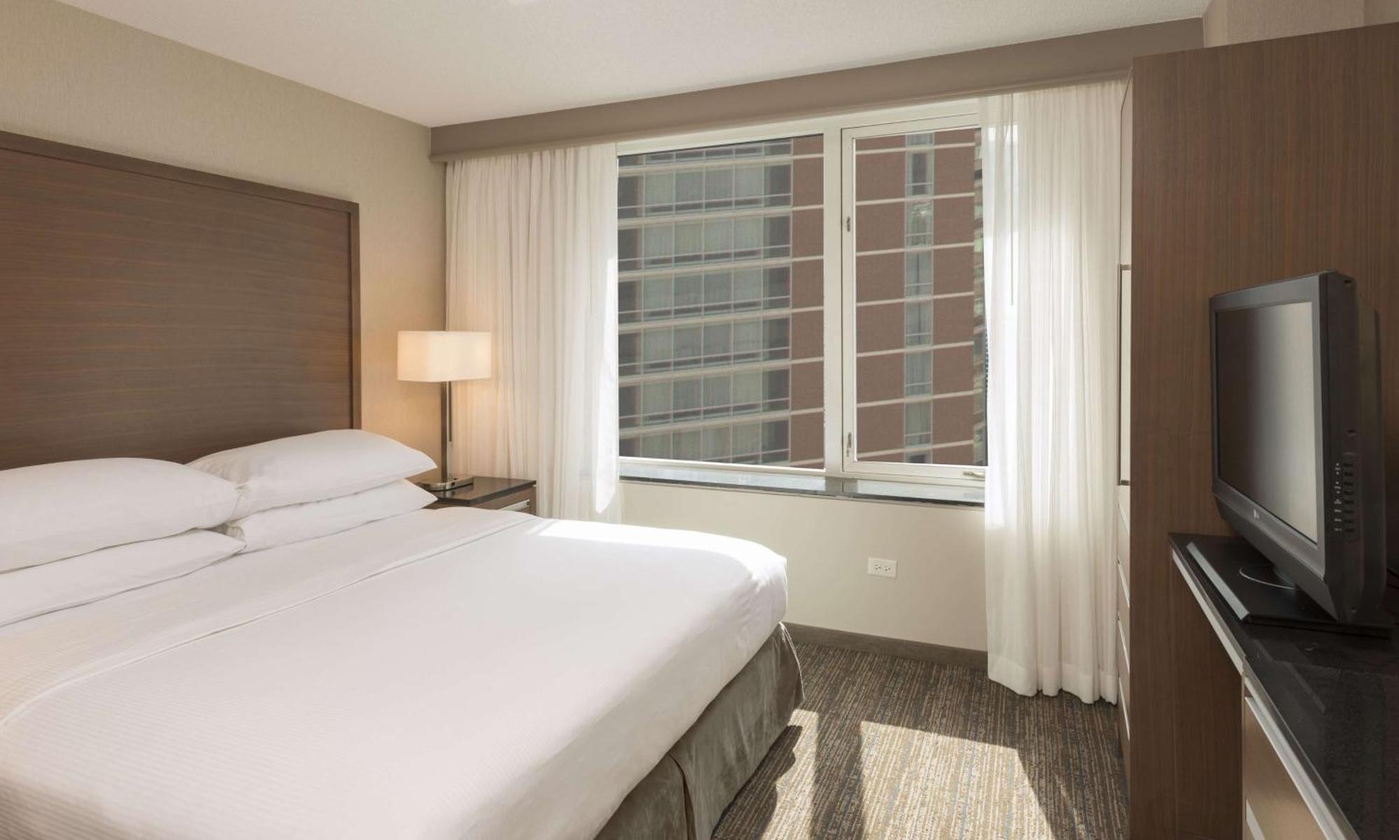 Embassy Suites By Hilton Chicago Downtown Magnificent Mile Exterior foto