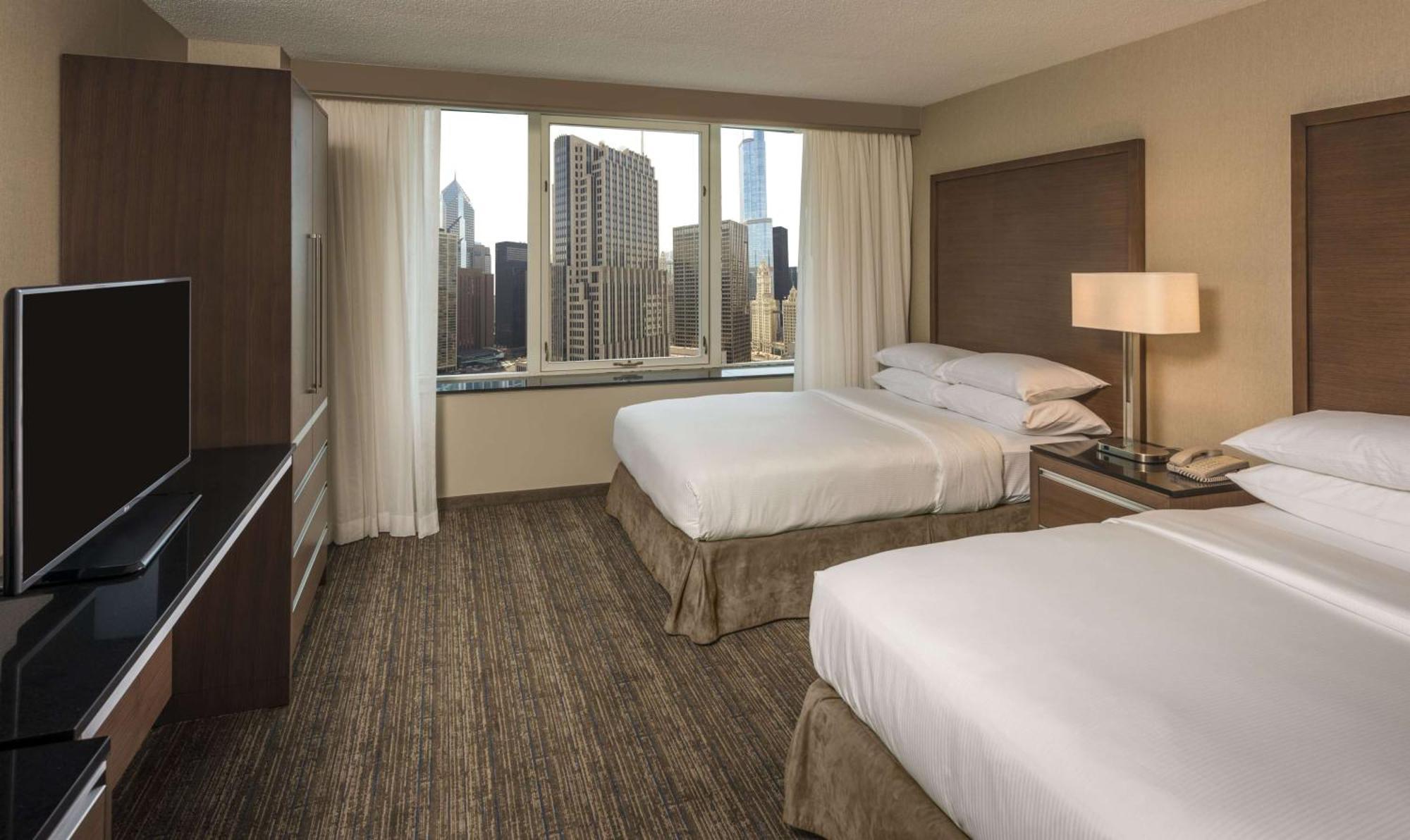Embassy Suites By Hilton Chicago Downtown Magnificent Mile Exterior foto